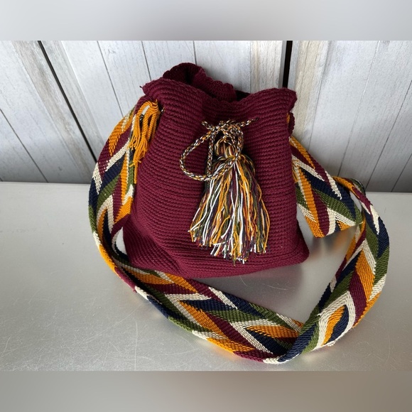 WAYUU Woven Crossbody Bag MOCHILAS Colombian Tribe Women's Bag Burgundy - Picture 1 of 7